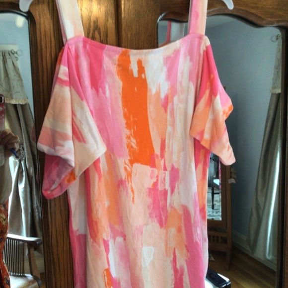 JM Collection Pink Gem Combo Cold Shoulder Tee in Medium Petite - Picture 3 of 4